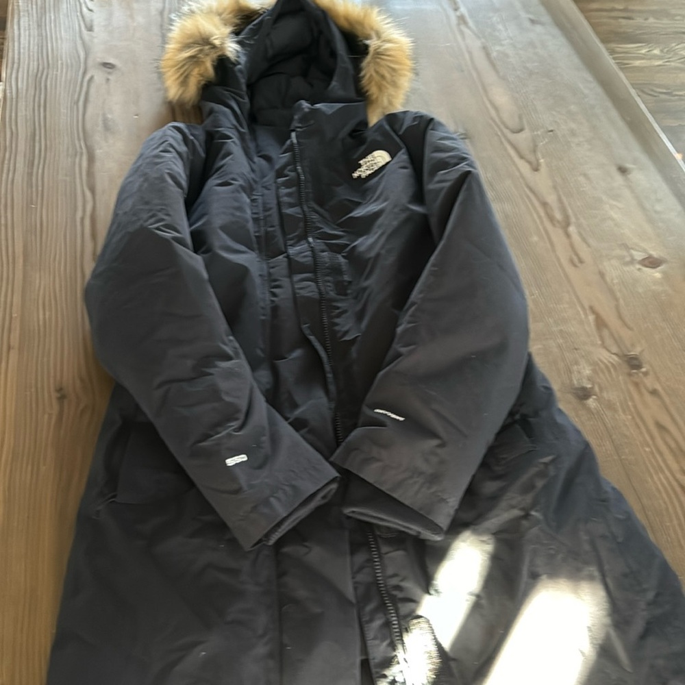 Women’s North Face Arctic Down Parka Size M